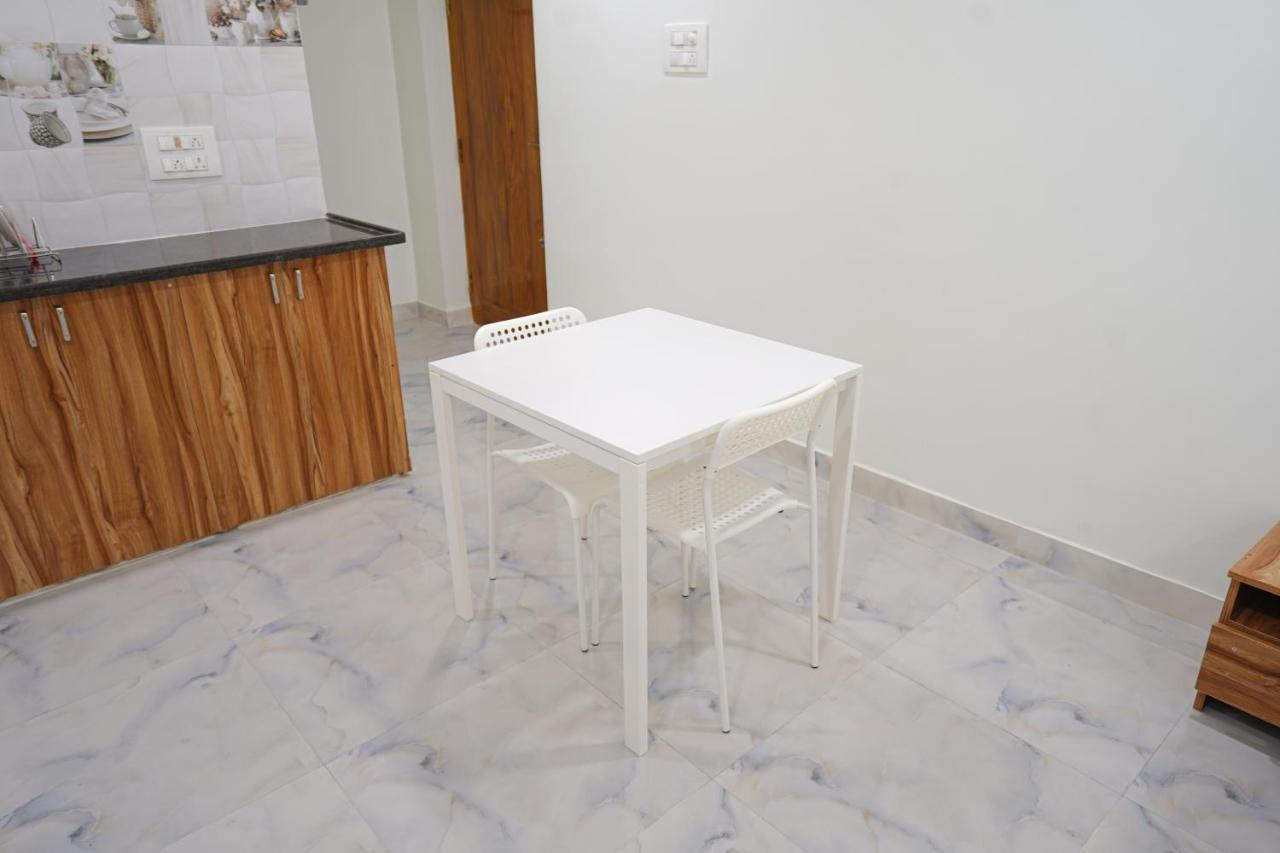 Mahasri Studio Apartments- Brand New Fully Furnished Air Conditioned Studio Apartments Tirupati Extérieur photo